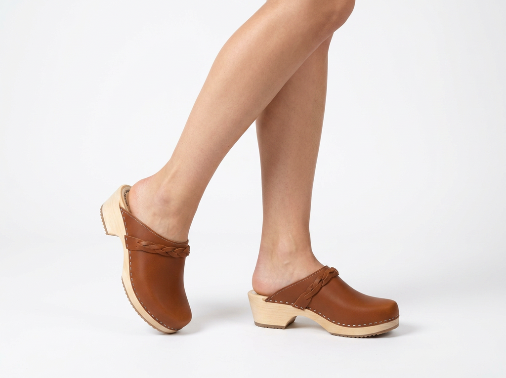 Calmare Christina Low – Handmade Swedish Wooden Clogs | Genuine Leather | Made in Sweden