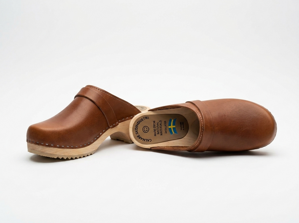 Calmare Swedish Wooden Clogs "Original Natur" – Handmade Genuine Leather Clogs with Alder Wood Sole | Made in Sweden