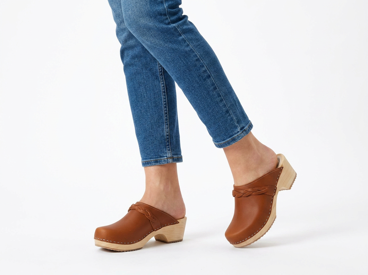 Calmare Christina Low – Handmade Swedish Wooden Clogs | Genuine Leather | Made in Sweden
