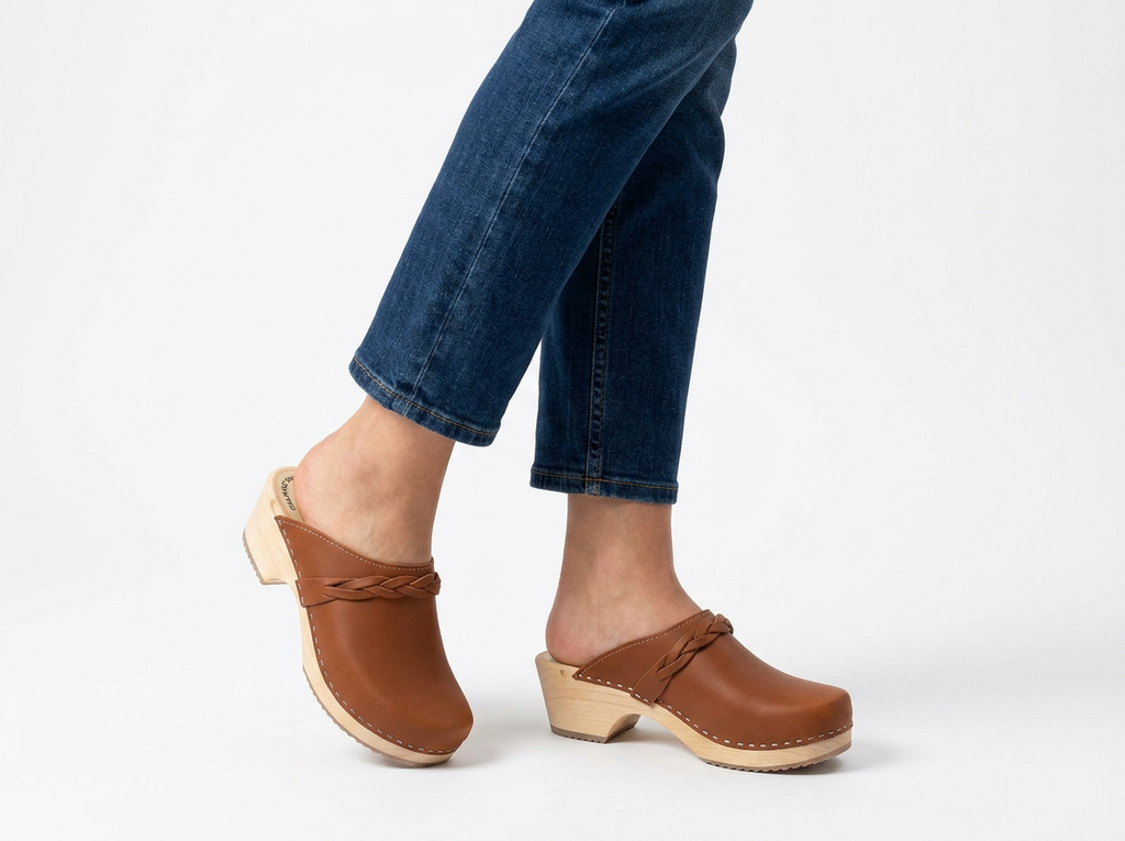 Calmare Christina Low – Handmade Swedish Wooden Clogs | Genuine Leather | Made in Sweden