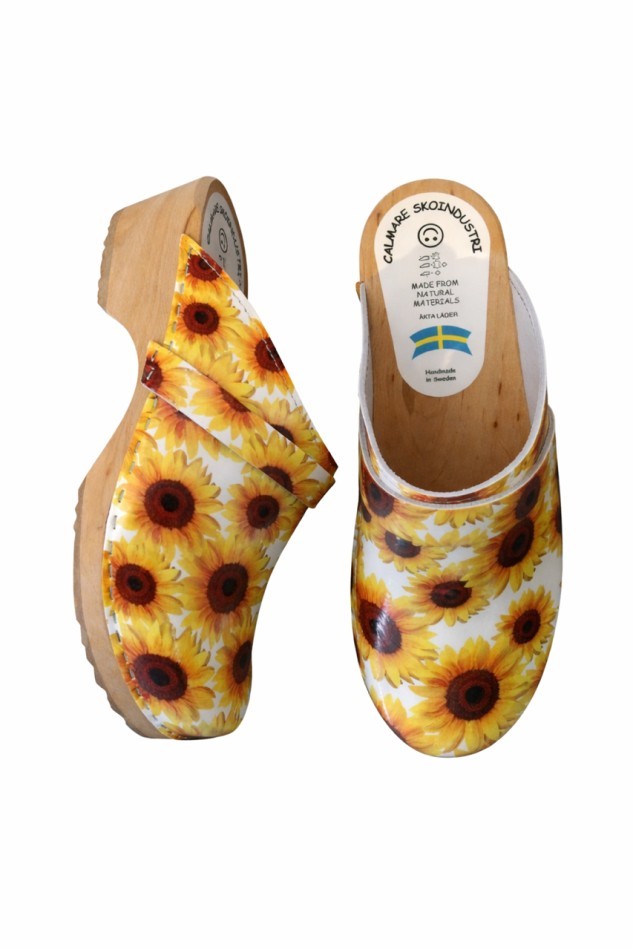 Calmare Sunflower Swedish Wooden Clogs – Handmade in Sweden | Genuine Floral Leather & Alder Wood