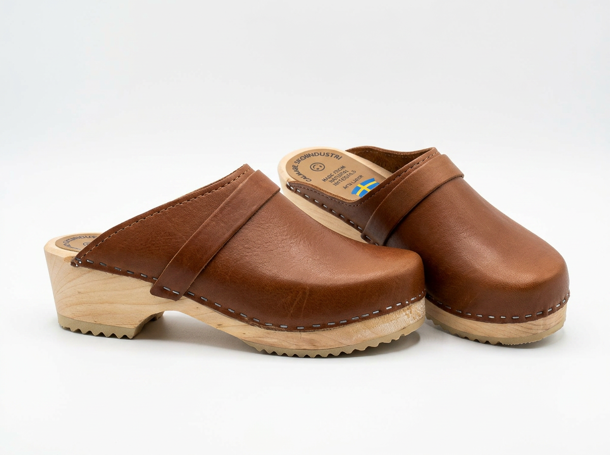 Calmare Swedish Wooden Clogs "Original Natur" – Handmade Genuine Leather Clogs with Alder Wood Sole | Made in Sweden