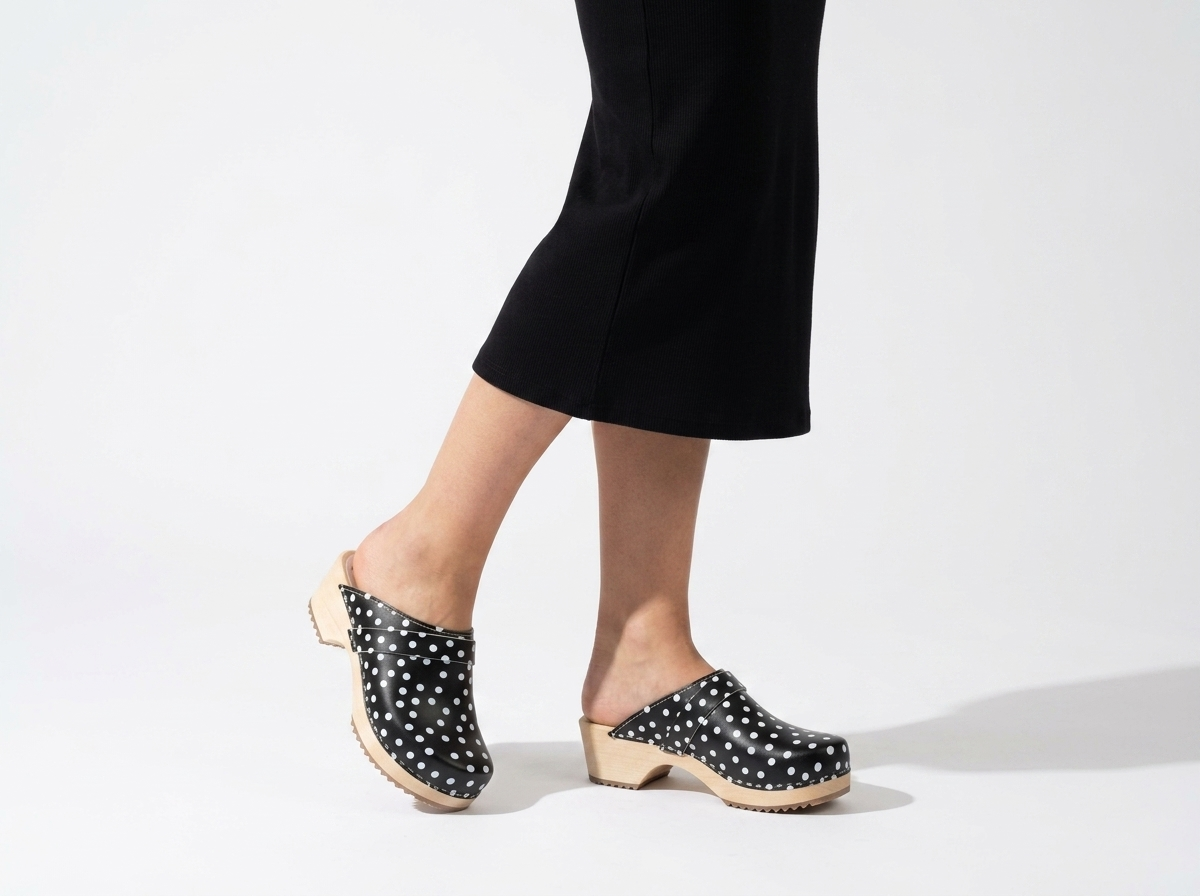 Calmare Swedish Wooden Clogs "Dark Blue Dots" – Handmade Genuine Leather Clogs with Alder Wood Sole | Made in Sweden