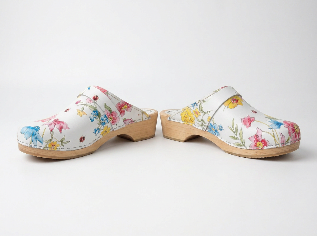 Swedish Wooden Clogs "Sommarblomma" – Handmade Floral Leather Clogs with Alder Wood Sole | Made in Sweden