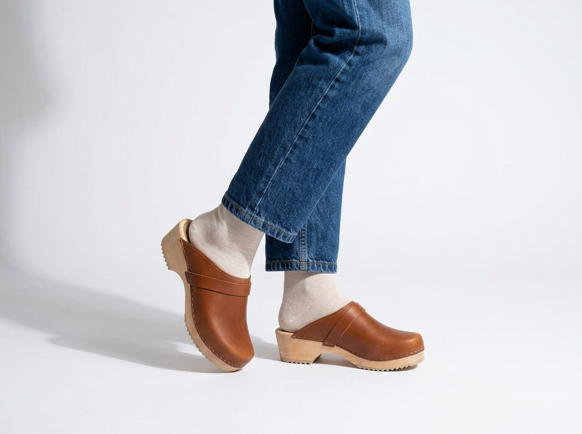 Calmare Swedish Wooden Clogs "Original Natur" – Handmade Genuine Leather Clogs with Alder Wood Sole | Made in Sweden