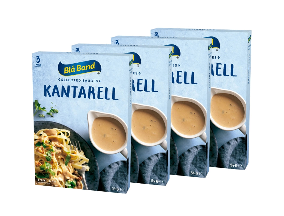 4 x Blå Band Kantarellsås Selected Sauces 3-Pack 54g – four light blue sauce mix boxes fanned out showing creamy chanterelle pasta and sauce jug on the front, Blå Band logo, 3 sachets per box, 216g total dry weight, makes 2.4L
