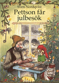 Pettson får julbesök – Swedish Pettson & Findus Christmas hardcover picture book cover by Sven Nordqvist, showing Pettson rolling dough by candlelight with Findus in a red tomte hat playing violin beside a decorated Christmas tree, neighbors peering through the snowy window, published by Opal, 32 pages, ages 3–6, ISBN 9789172705258
